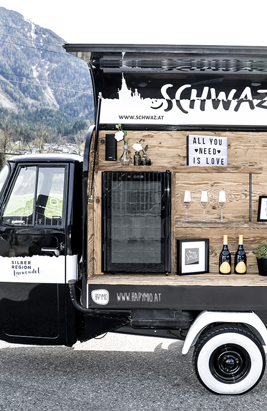 Eventmobil "Lorenzo" mit Bar