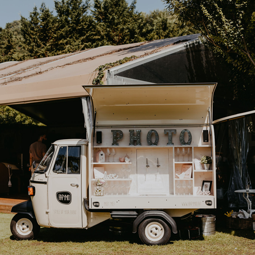Eventmobil für Ihre Hochzeit mit Bar und integrierter Fotobox Hochzeit Eventmobil mit Bar und integrierter Fotobox