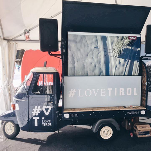 Hochzeit Eventmobil mit Bar und integrierter Fotobox 